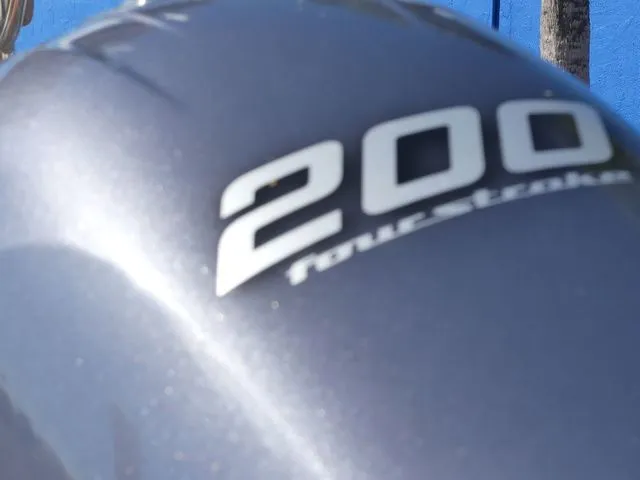 Slide: The Image of NauticStar 22 XS 2019 - 10