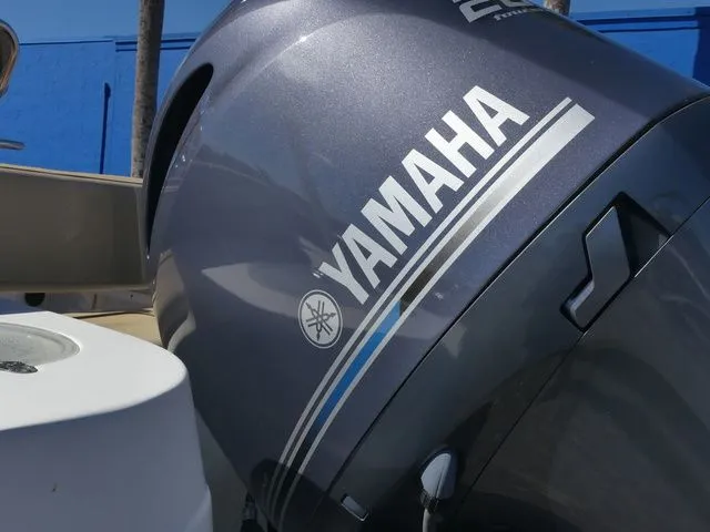 Slide: The Image of NauticStar 22 XS 2019 - 11