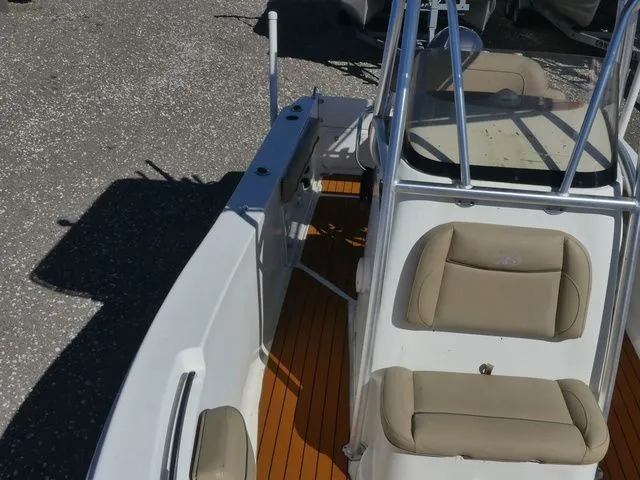 Slide: The Image of NauticStar 22 XS 2019 - 16