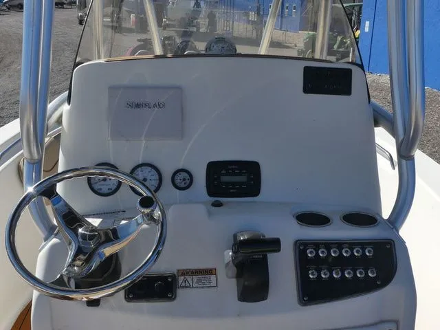 Slide: The Image of NauticStar 22 XS 2019 - 19