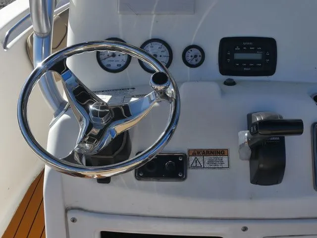 Slide: The Image of NauticStar 22 XS 2019 - 23