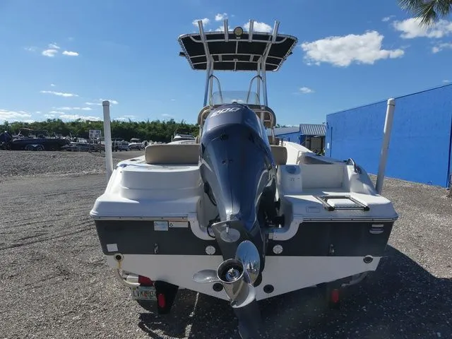 Slide: The Image of NauticStar 22 XS 2019 - 5