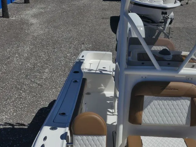 Slide: The Image of Pioneer 220 Bay Sport 2026 - 16