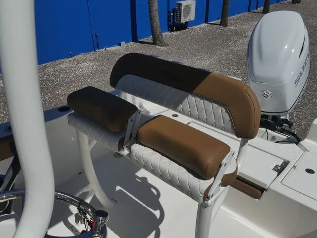 Slide: The Image of Pioneer 220 Bay Sport 2026 - 19