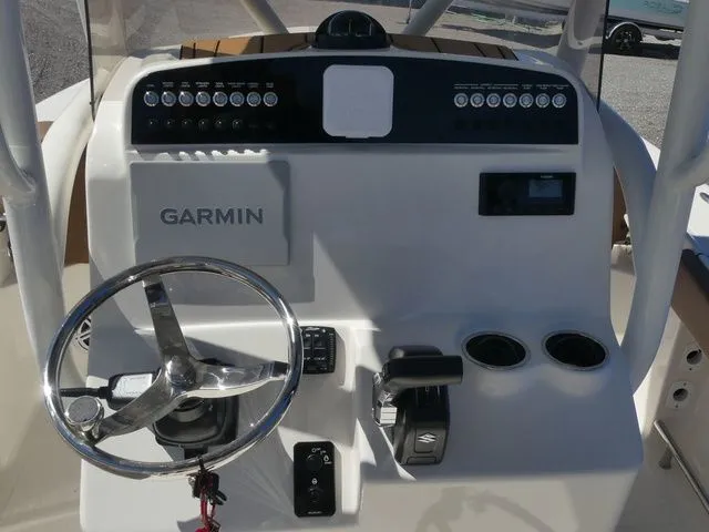 Slide: The Image of Pioneer 220 Bay Sport 2026 - 20