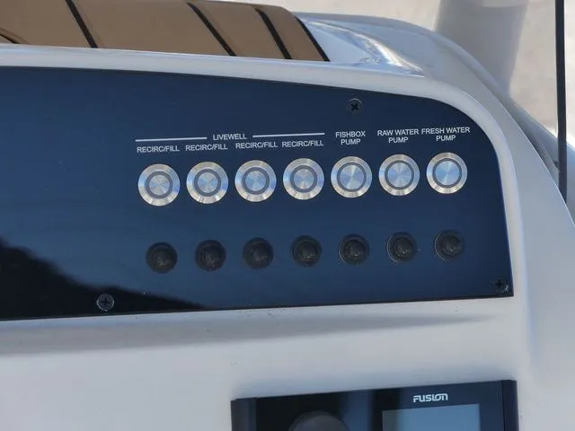 Slide: The Image of Pioneer 220 Bay Sport 2026 - 21