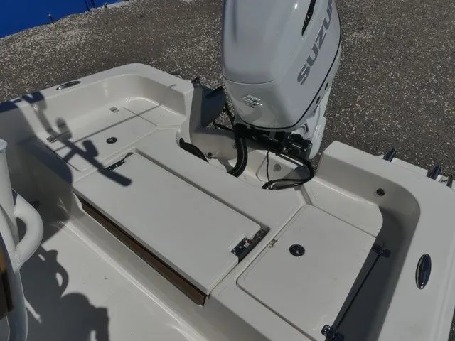 Slide: The Image of Pioneer 220 Bay Sport 2026 - 28