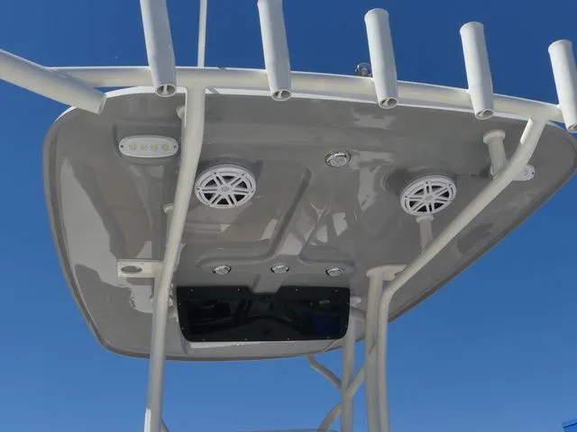 Slide: The Image of Pioneer 220 Bay Sport 2026 - 29