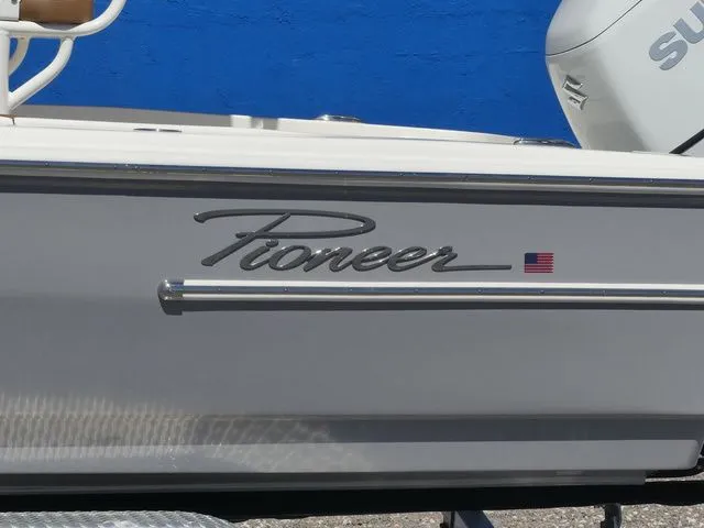 Slide: The Image of Pioneer 220 Bay Sport 2026 - 8