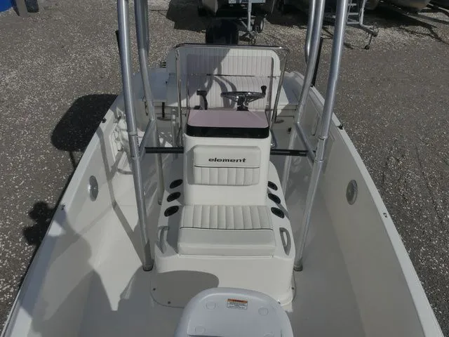 Slide: The Image of Bayliner Element E18 2021 - 14