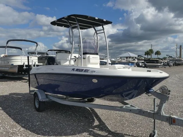 Slide: The Image of Bayliner Element E18 2021 - 3