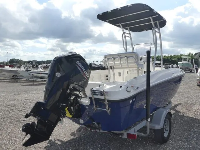 Slide: The Image of Bayliner Element E18 2021 - 4