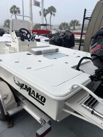 Slide: The Image of Mako 18 Pro Skiff 2026 - 4