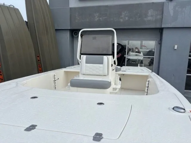 Slide: The Image of Mako 18 Pro Skiff 2026 - 6
