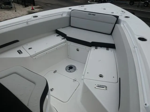 Slide: The Image of Sea Pro 245FLX Sandbar 2026 - 19