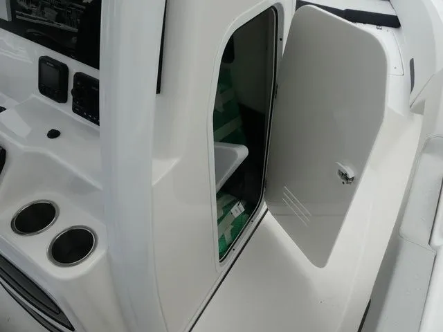 Slide: The Image of Sea Pro 245FLX Sandbar 2026 - 24