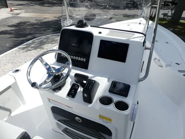 Slide: The Image of Sea Pro 230 DLX BAY 2026 - 10