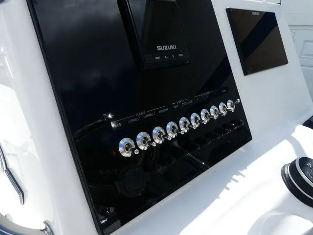 Slide: The Image of Sea Pro 230 DLX BAY 2026 - 11
