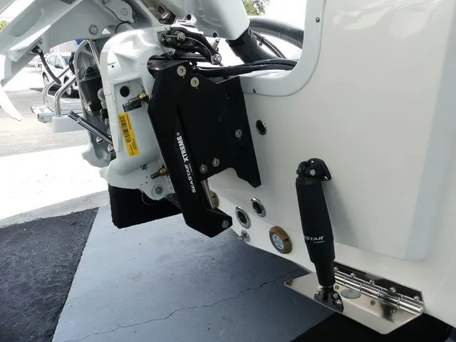 Slide: The Image of Sea Pro 230 DLX BAY 2026 - 5