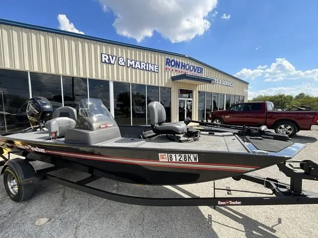 Slide: The Image of Tracker Bass Tracker Classic XL 2024 - 4