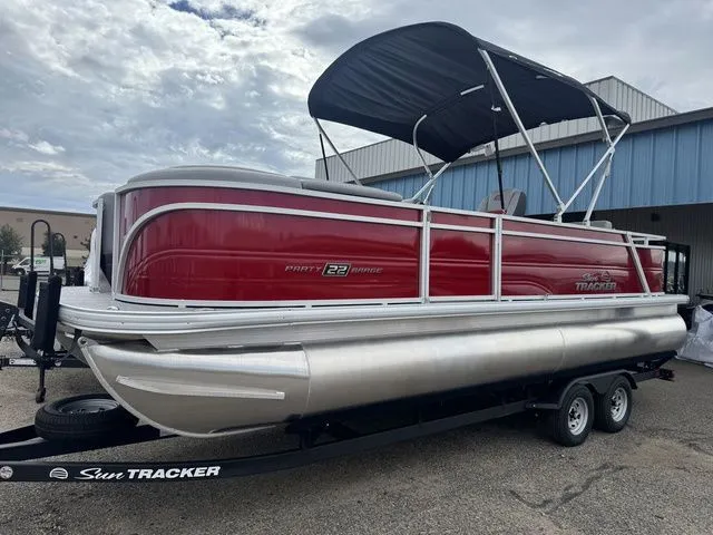 The Image of Sun Tracker Party Barge 22 RF DLX 2026 - 1