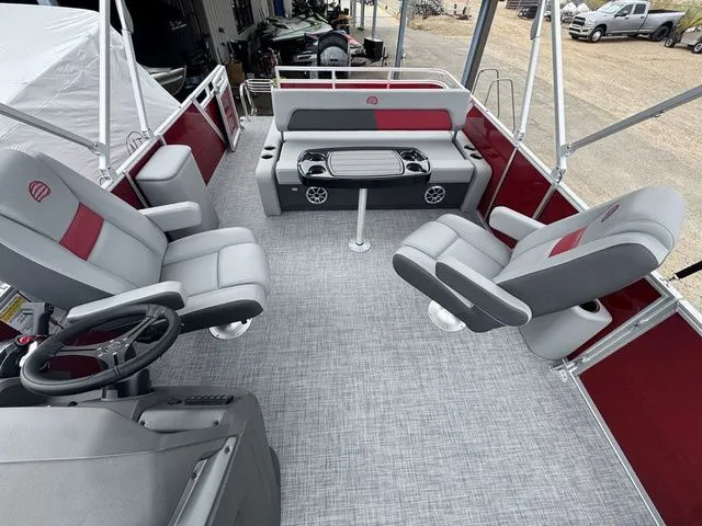 Slide: The Image of Sun Tracker Party Barge 22 RF DLX 2026 - 17