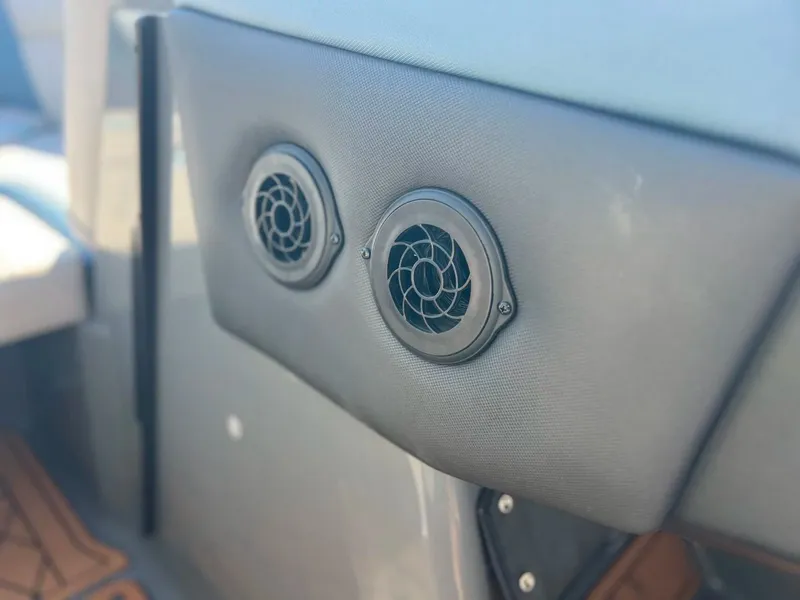 Slide: The Image of Tigé ZX1 2019 - 12