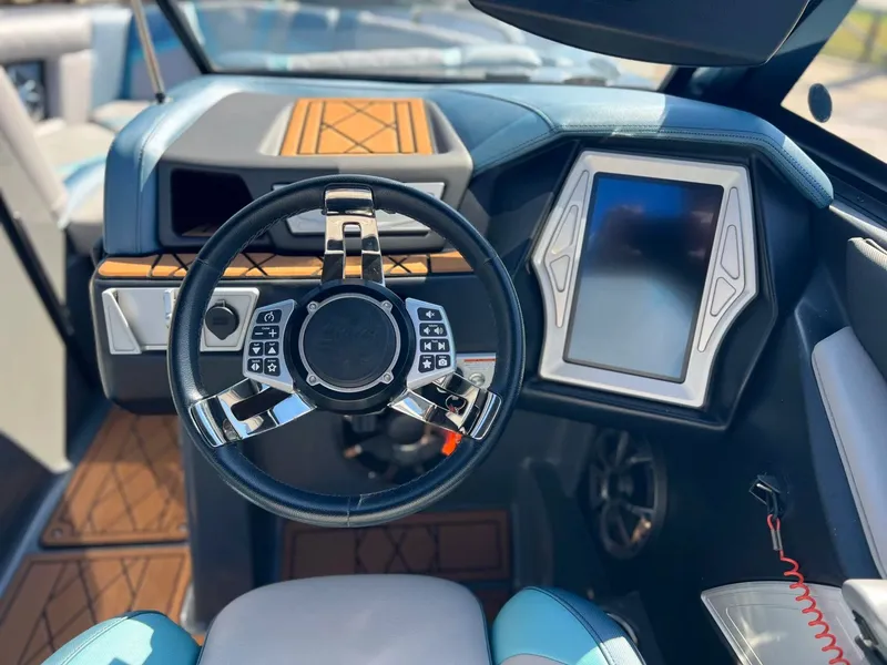 Slide: The Image of Tigé ZX1 2019 - 14