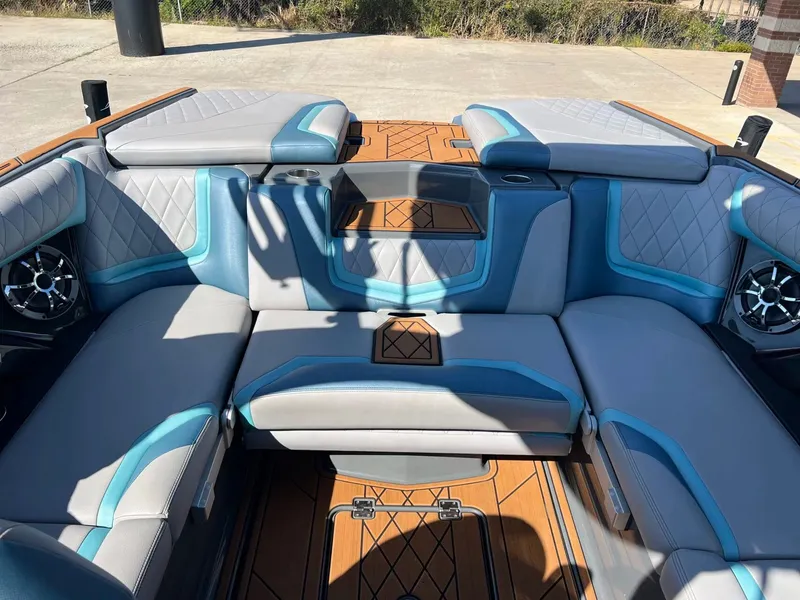 Slide: The Image of Tigé ZX1 2019 - 19