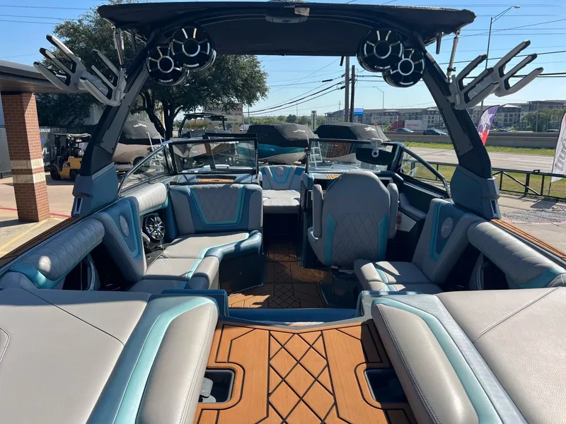 Slide: The Image of Tigé ZX1 2019 - 20