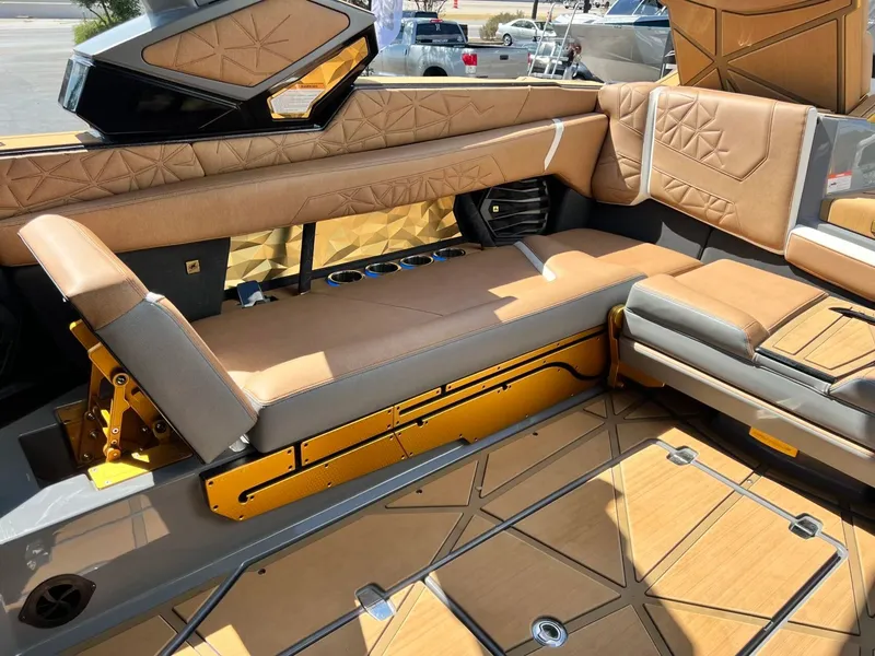 Slide: The Image of Nautique Super Air Nautique G25 Paragon 2025 - 32