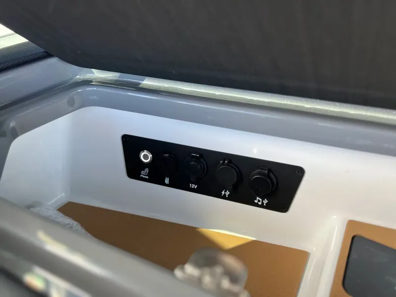 Slide: The Image of Nautique Super Air Nautique G25 Paragon 2025 - 45