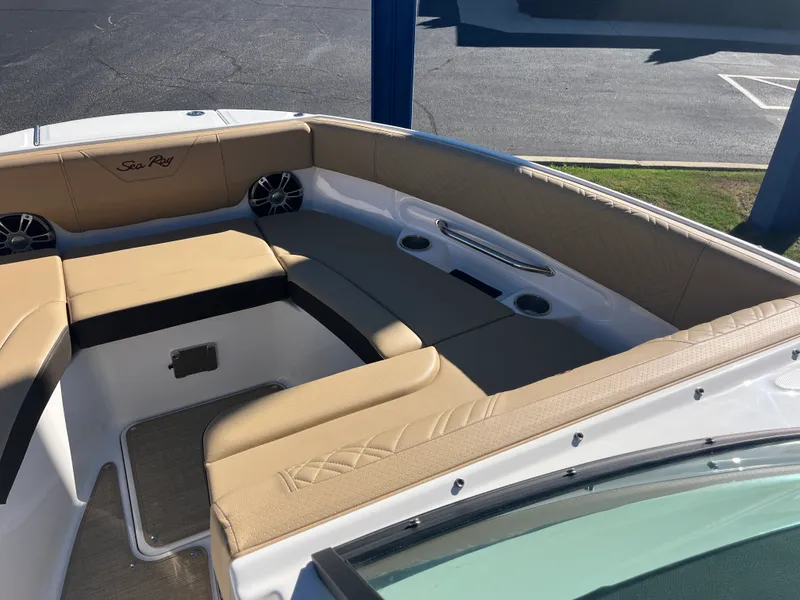 Slide: The Image of Sea Ray SDX 250 Outboard 2026 - 10