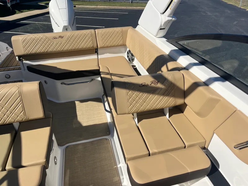 Slide: The Image of Sea Ray SDX 250 Outboard 2026 - 15