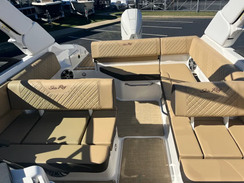 Slide: The Image of Sea Ray SDX 250 Outboard 2026 - 16