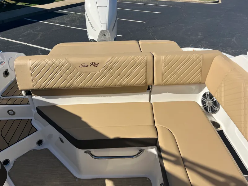 Slide: The Image of Sea Ray SDX 250 Outboard 2026 - 18