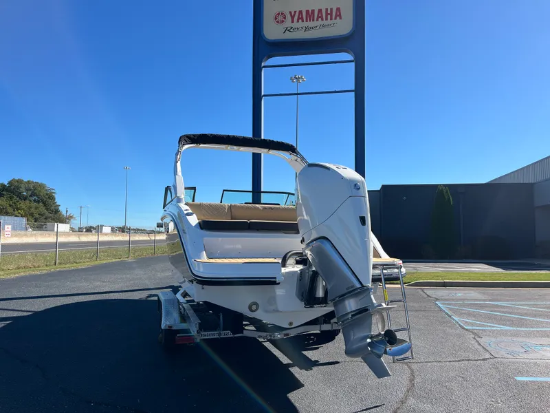 Slide: The Image of Sea Ray SDX 250 Outboard 2026 - 3