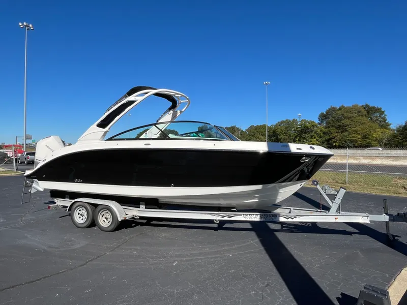 Slide: The Image of Sea Ray SDX 250 Outboard 2026 - 6