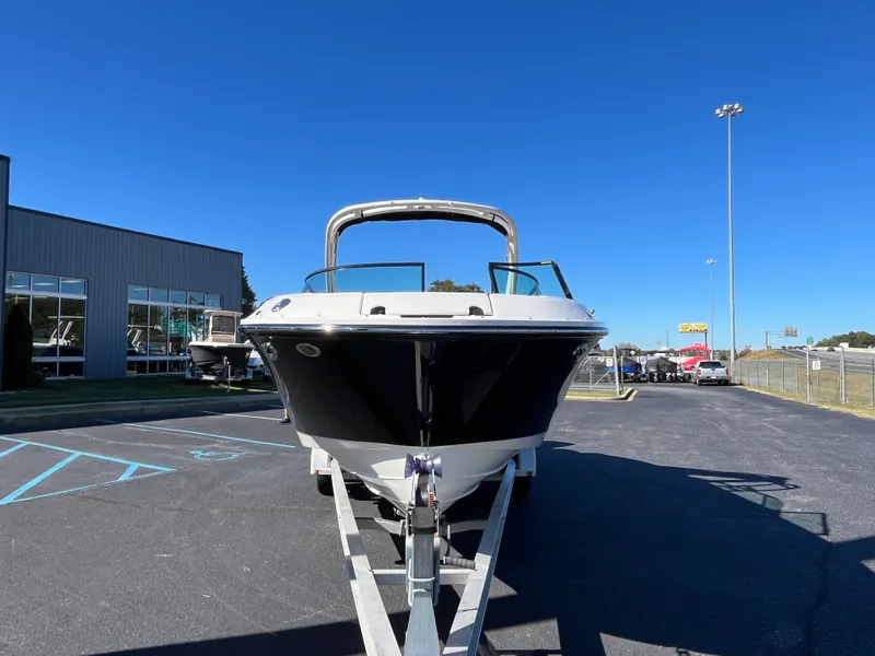 Slide: The Image of Sea Ray SDX 250 Outboard 2026 - 8