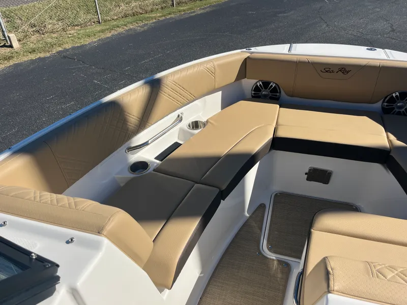 Slide: The Image of Sea Ray SDX 250 Outboard 2026 - 9