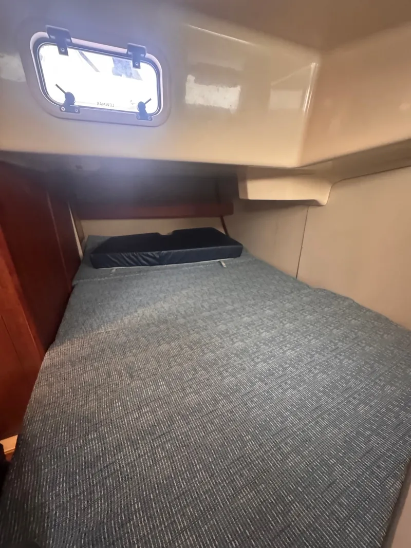 Slide: The Image of Hunter Legend 35.5 1994 - 17