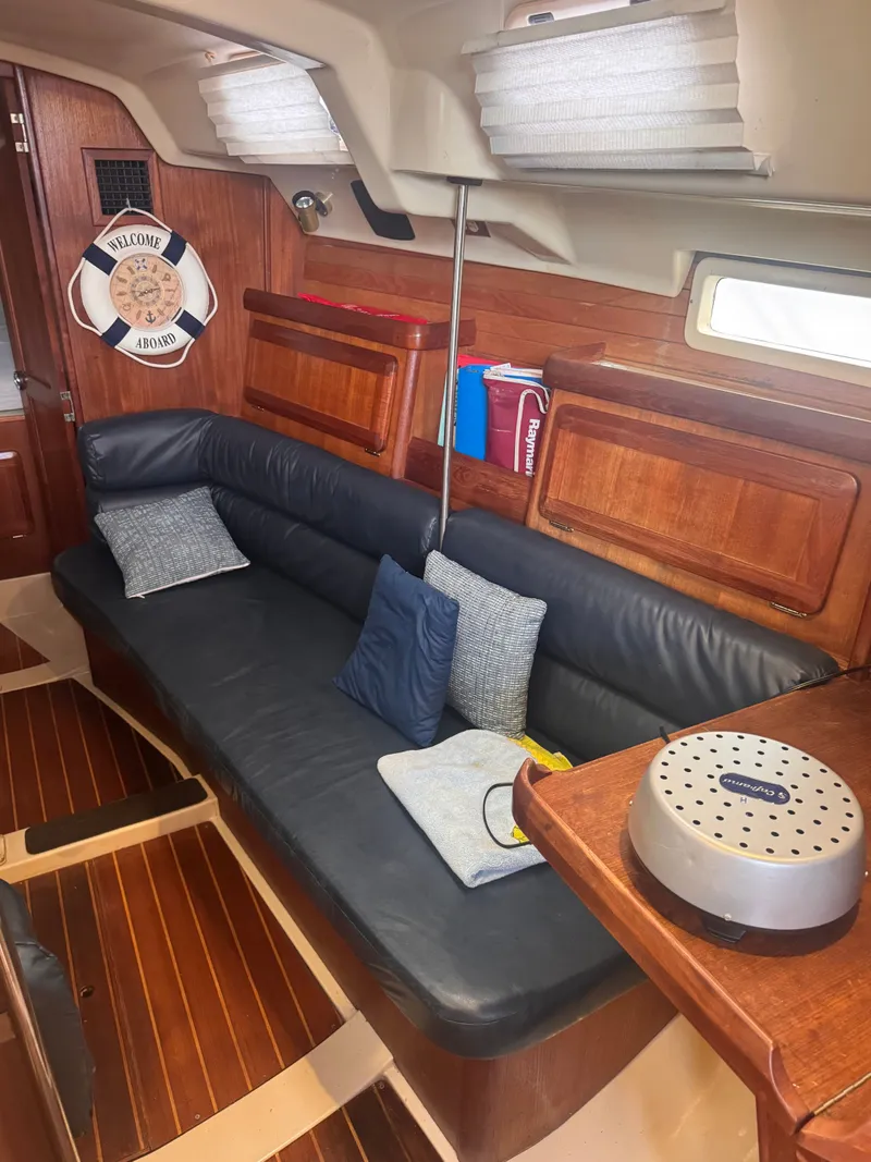 Slide: The Image of Hunter Legend 35.5 1994 - 18