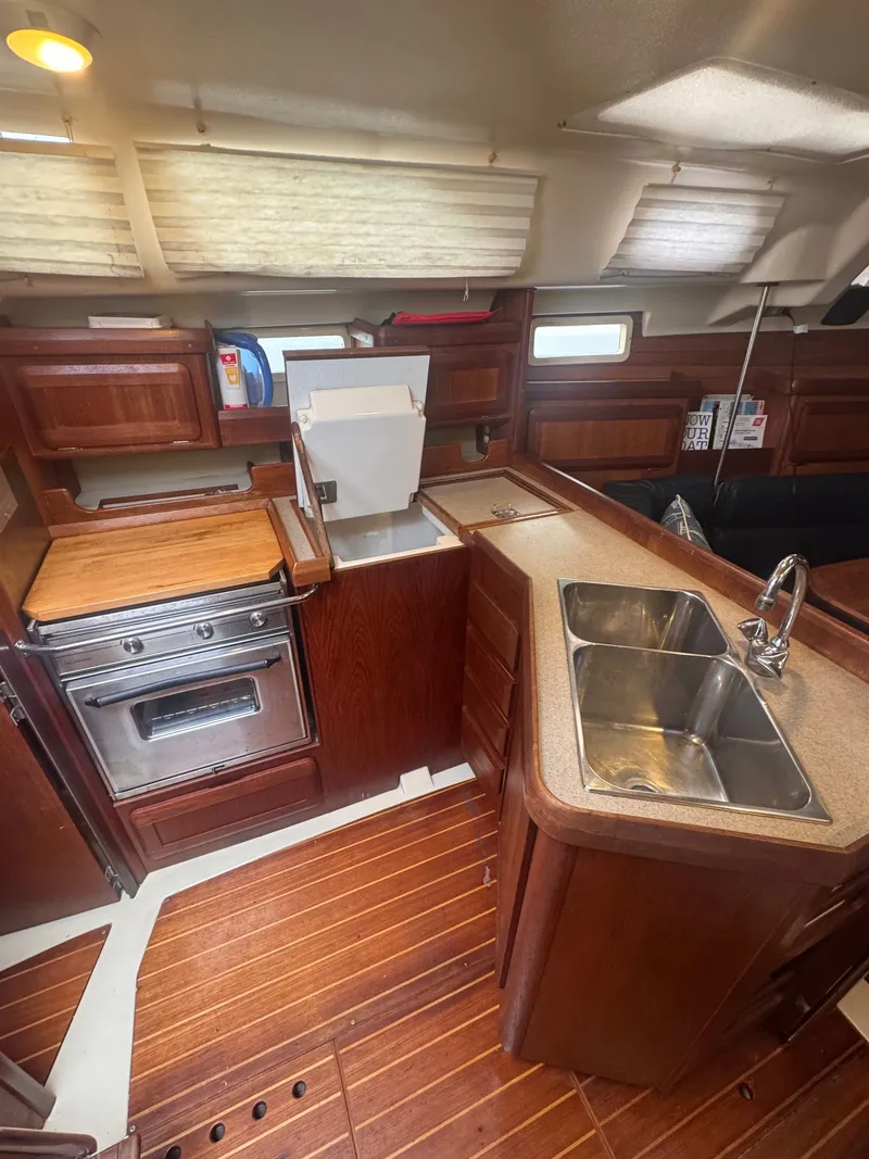 Slide: The Image of Hunter Legend 35.5 1994 - 20