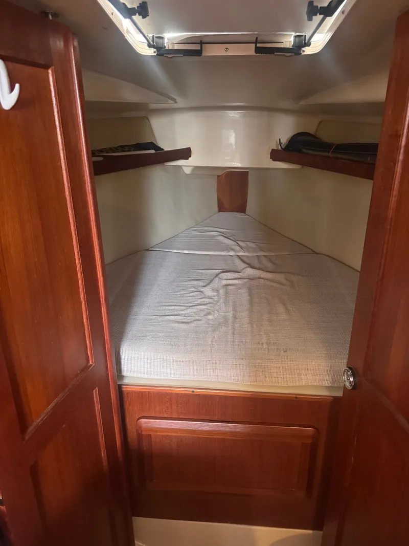 Slide: The Image of Hunter Legend 35.5 1994 - 23