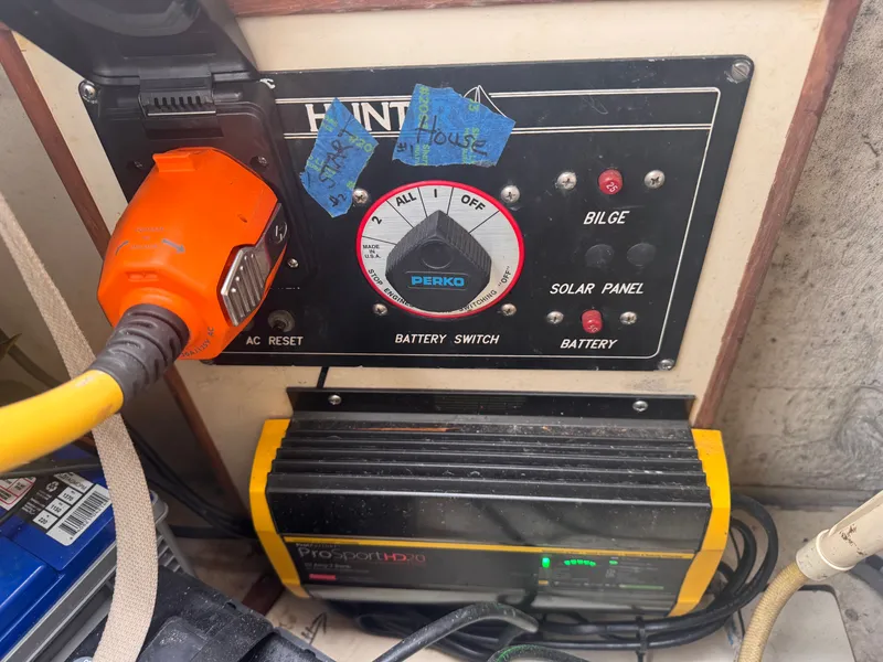 Slide: The Image of Hunter Legend 35.5 1994 - 26