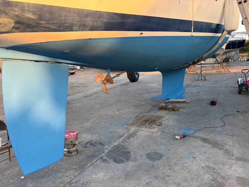 Slide: The Image of Hunter Legend 35.5 1994 - 27