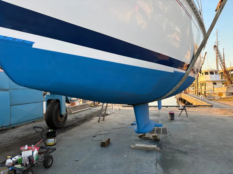 Slide: The Image of Hunter Legend 35.5 1994 - 29