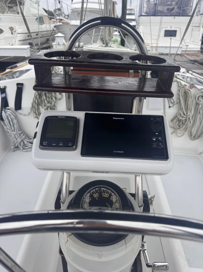 Slide: The Image of Hunter Legend 35.5 1994 - 8