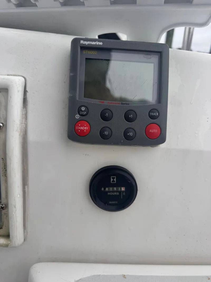 Slide: The Image of Hunter Legend 35.5 1994 - 9