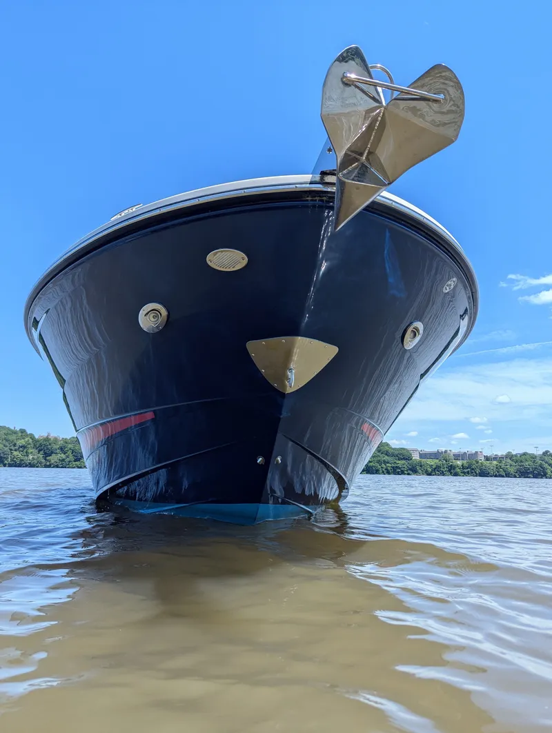 Slide: The Image of Sea Ray SLX 310 2022 - 25